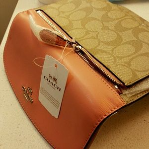 SALE BRAND NEW COACH CHECK WALLET